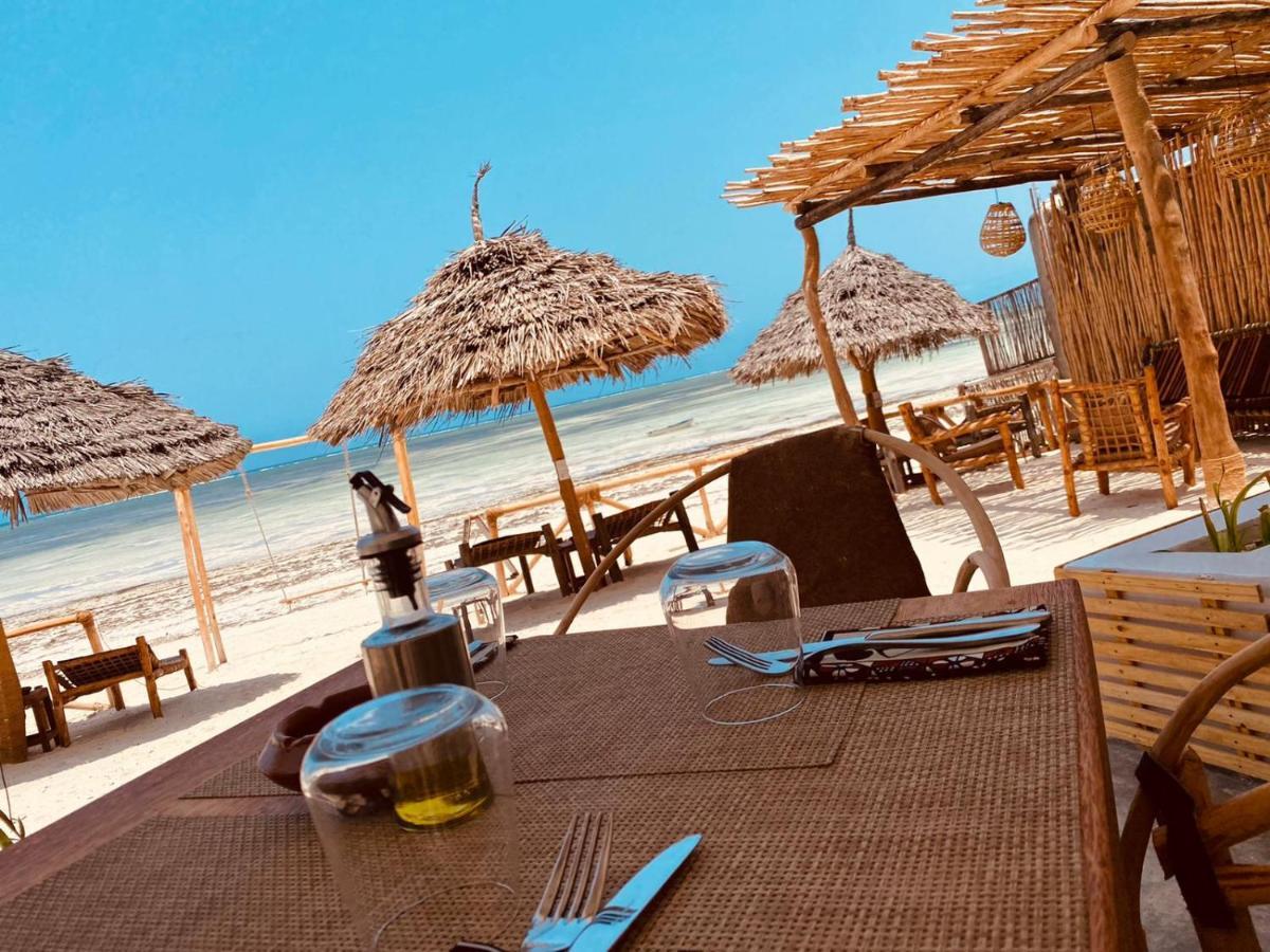 Helwas Zanzibar Beach Hotel Bwejuu Buitenkant foto