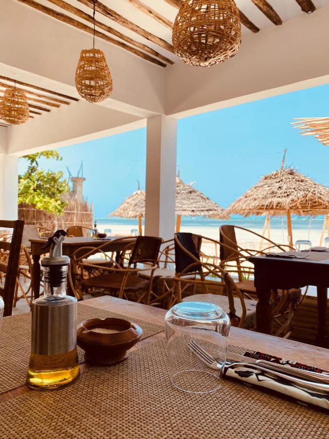 Helwas Zanzibar Beach Hotel Bwejuu Buitenkant foto