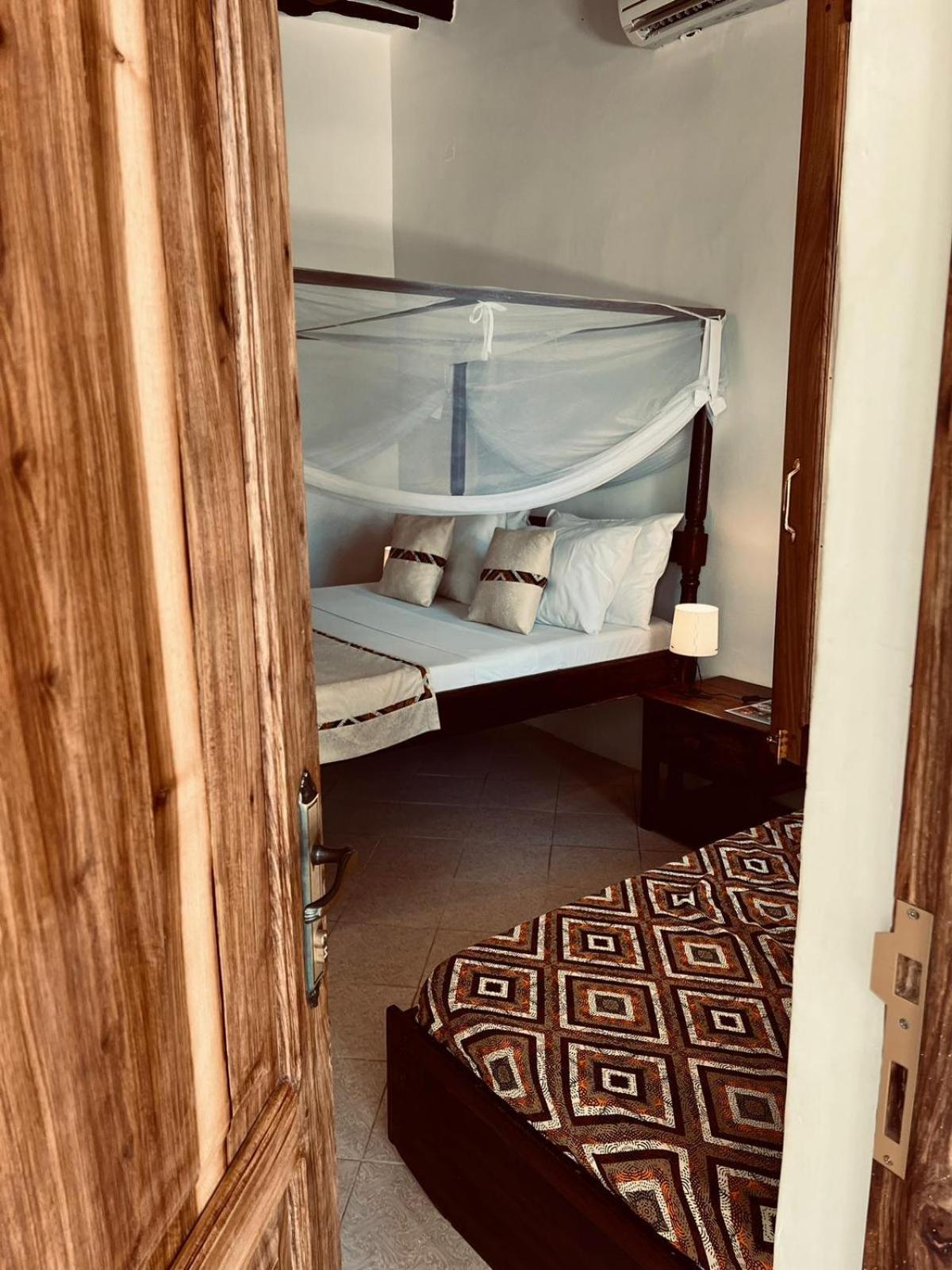 Helwas Zanzibar Beach Hotel Bwejuu Buitenkant foto