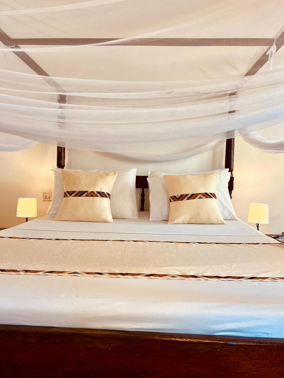 Helwas Zanzibar Beach Hotel Bwejuu Buitenkant foto
