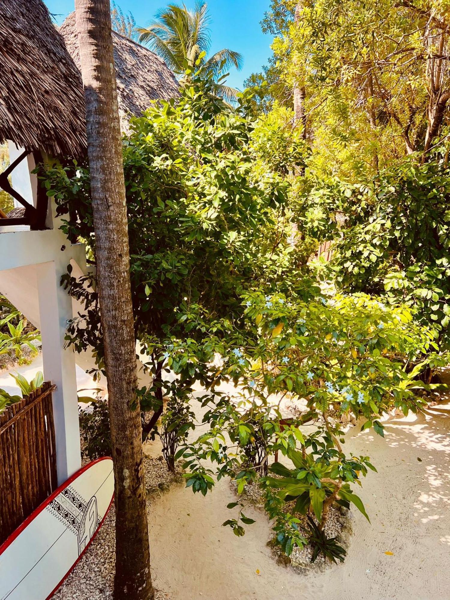 Helwas Zanzibar Beach Hotel Bwejuu Buitenkant foto