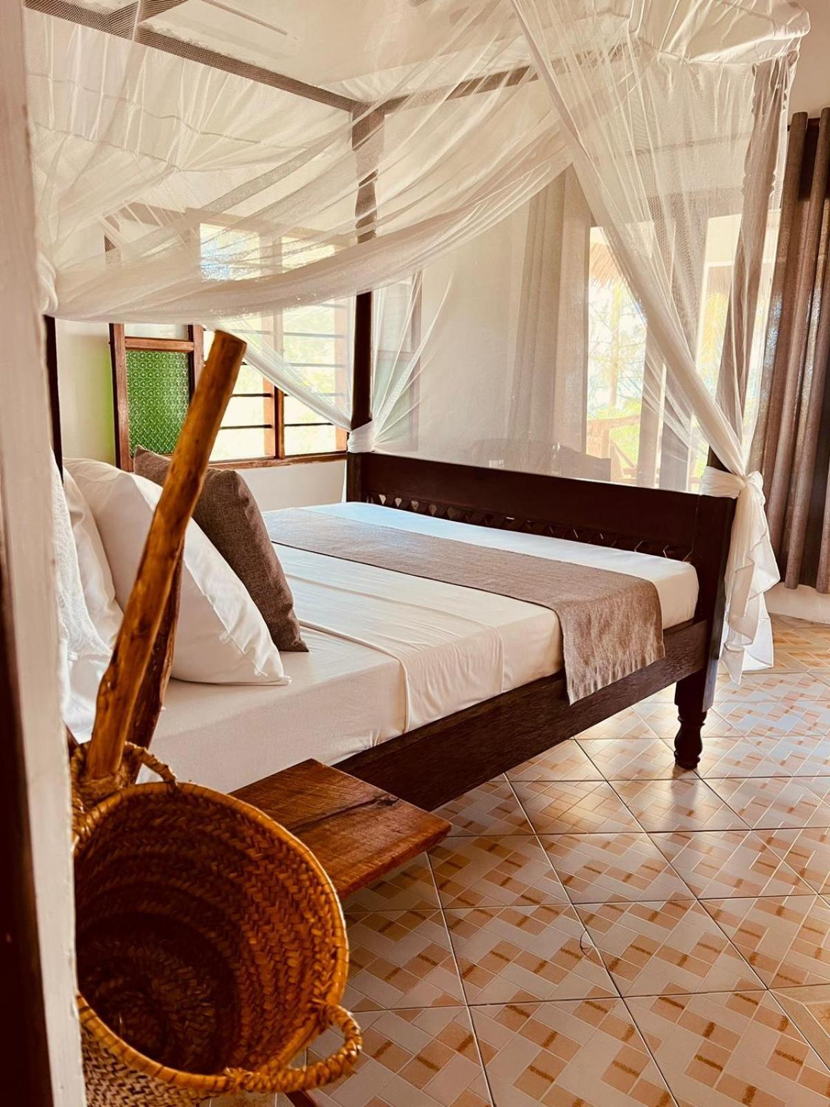 Helwas Zanzibar Beach Hotel Bwejuu Buitenkant foto